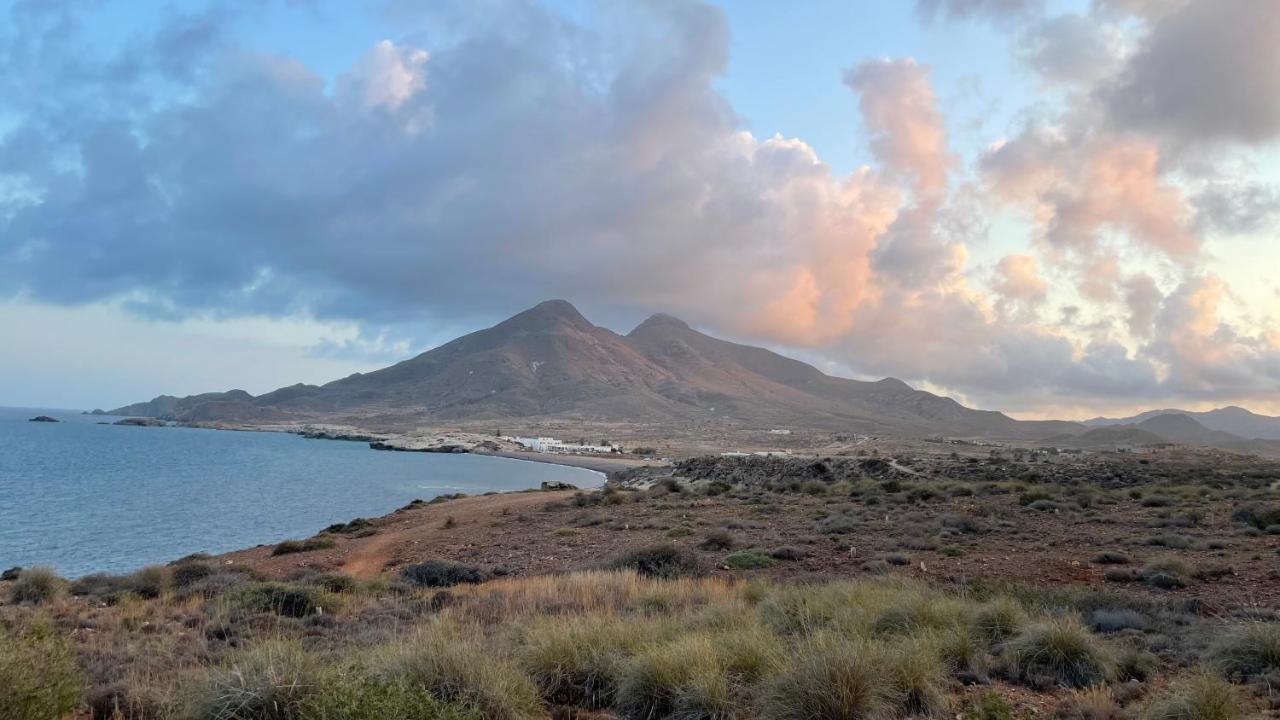 Apartamento De 3 Dormitorios A 60 M De La Playa En La Isleta, Cabo De Gata Ла-Ислета-дель-Моро Экстерьер фото